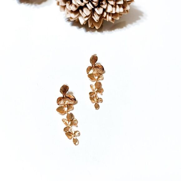 Flower drop earrings in gold M24 - Picture 2 of 5